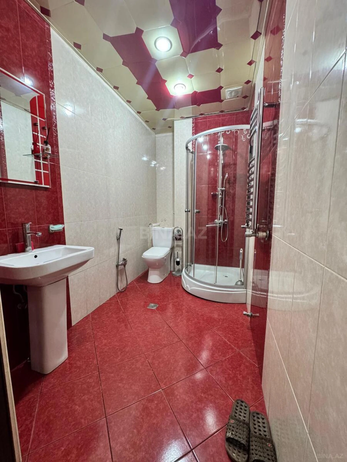 Kirayə verilir 2 otaqlı mənzil 70 m²
