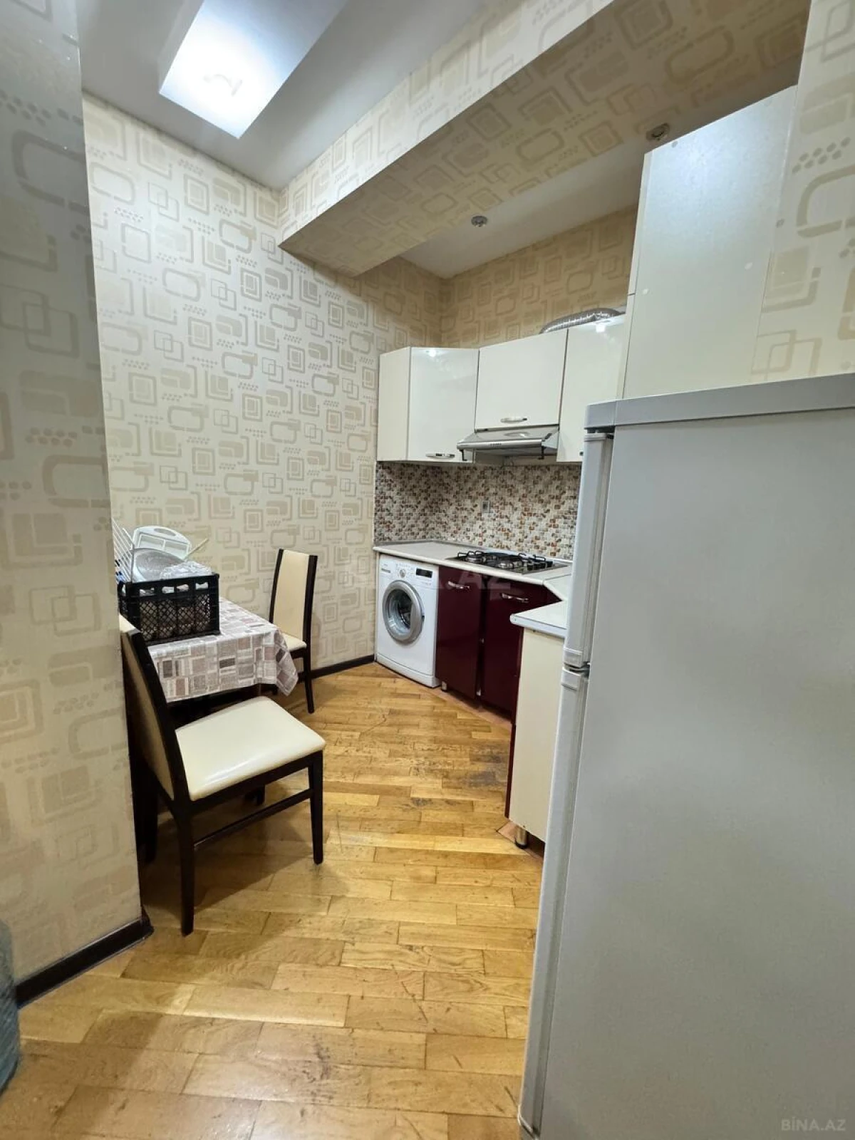 Kirayə verilir 2 otaqlı mənzil 70 m²