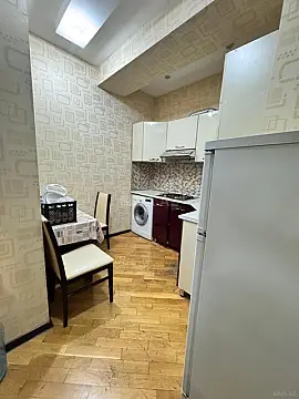 Kirayə verilir 2 otaqlı mənzil 70 m²