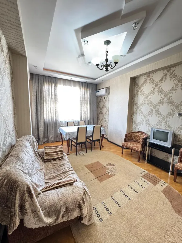 Kirayə verilir 2 otaqlı mənzil 70 m²