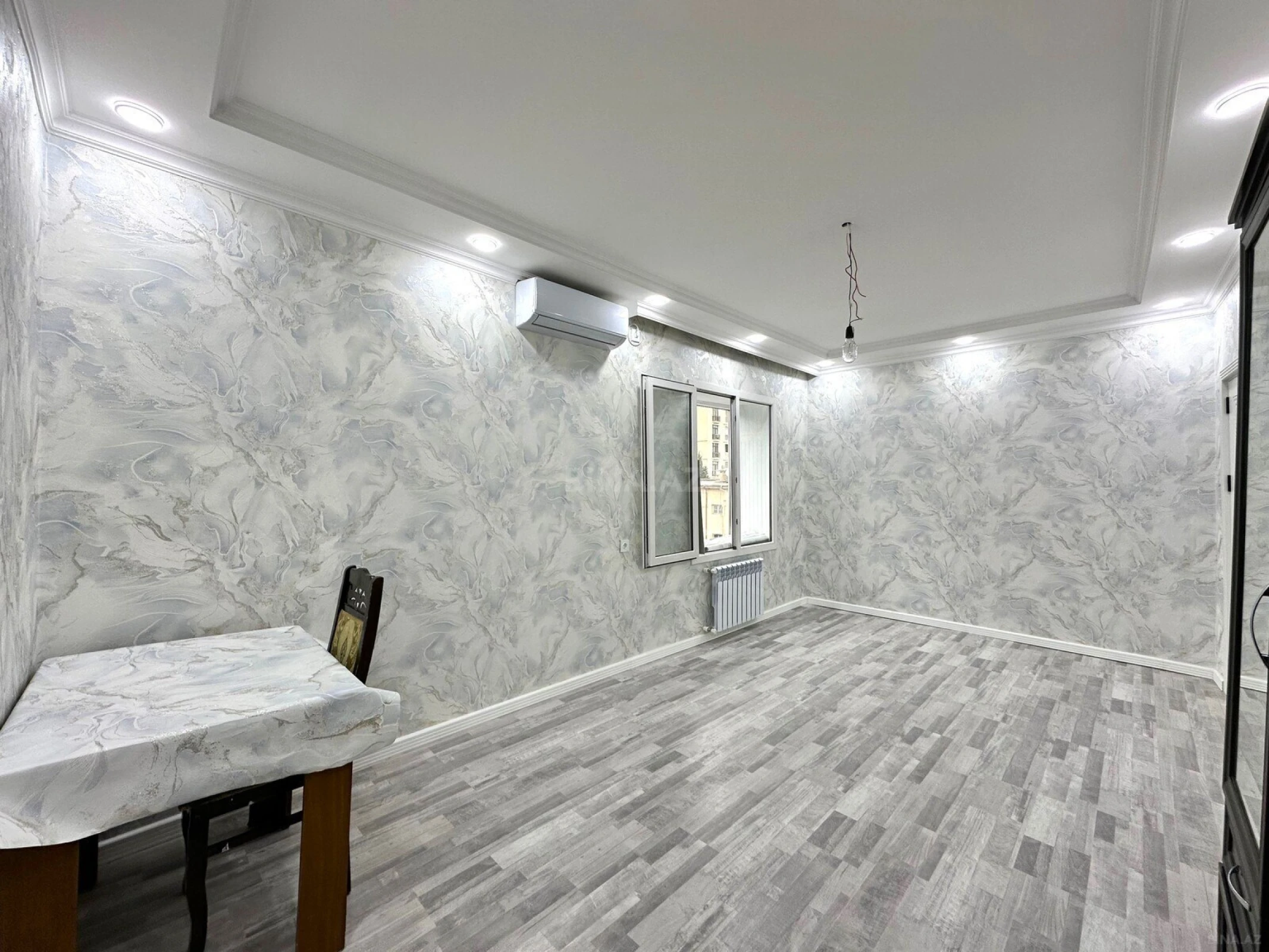 Satılır 2 otaqlı mənzil 48 m²