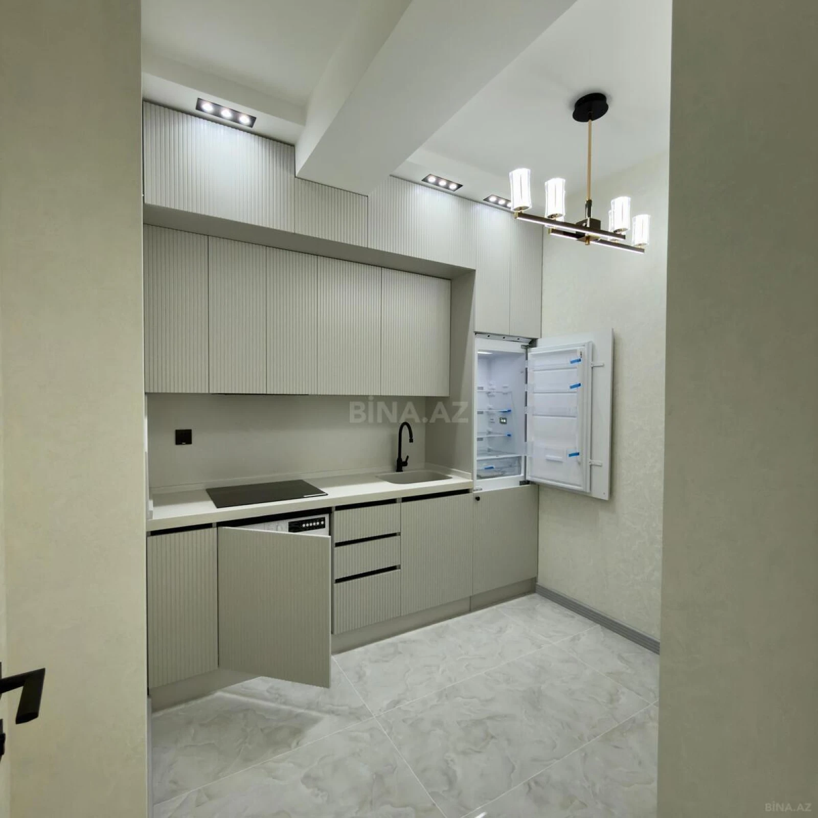 Satılır 2 otaqlı mənzil 55 m²