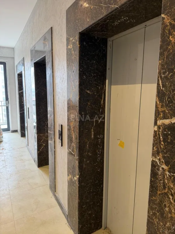 Satılır 2 otaqlı mənzil 117 m²
