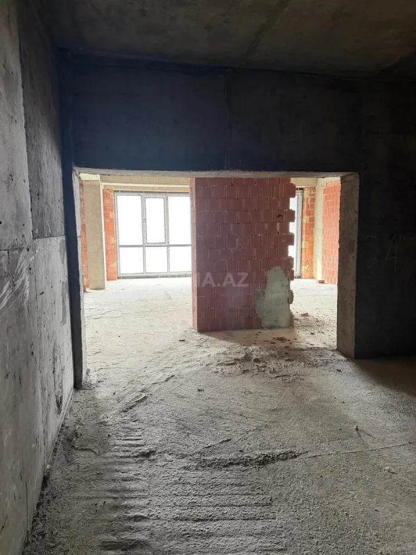 Satılır 2 otaqlı mənzil 117 m²