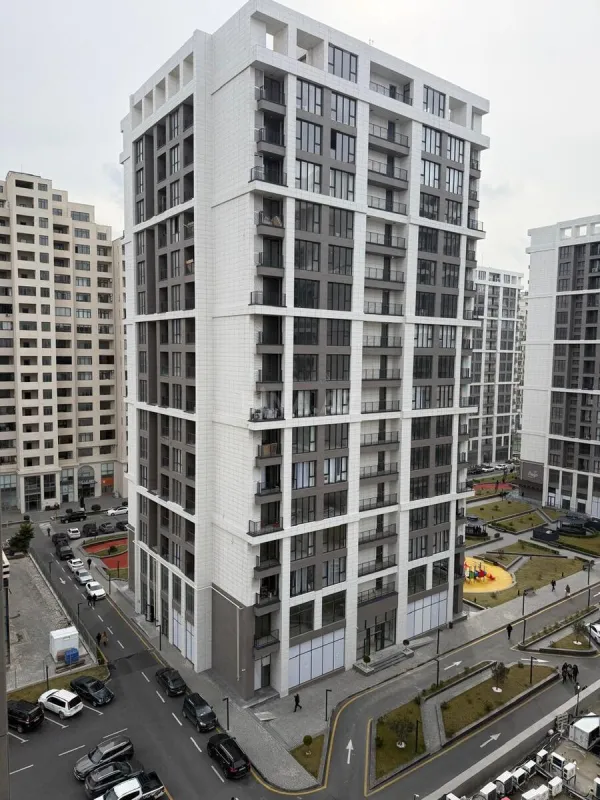 Satılır 2 otaqlı mənzil 117 m²
