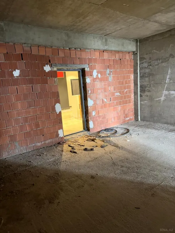 Satılır 2 otaqlı mənzil 117 m²