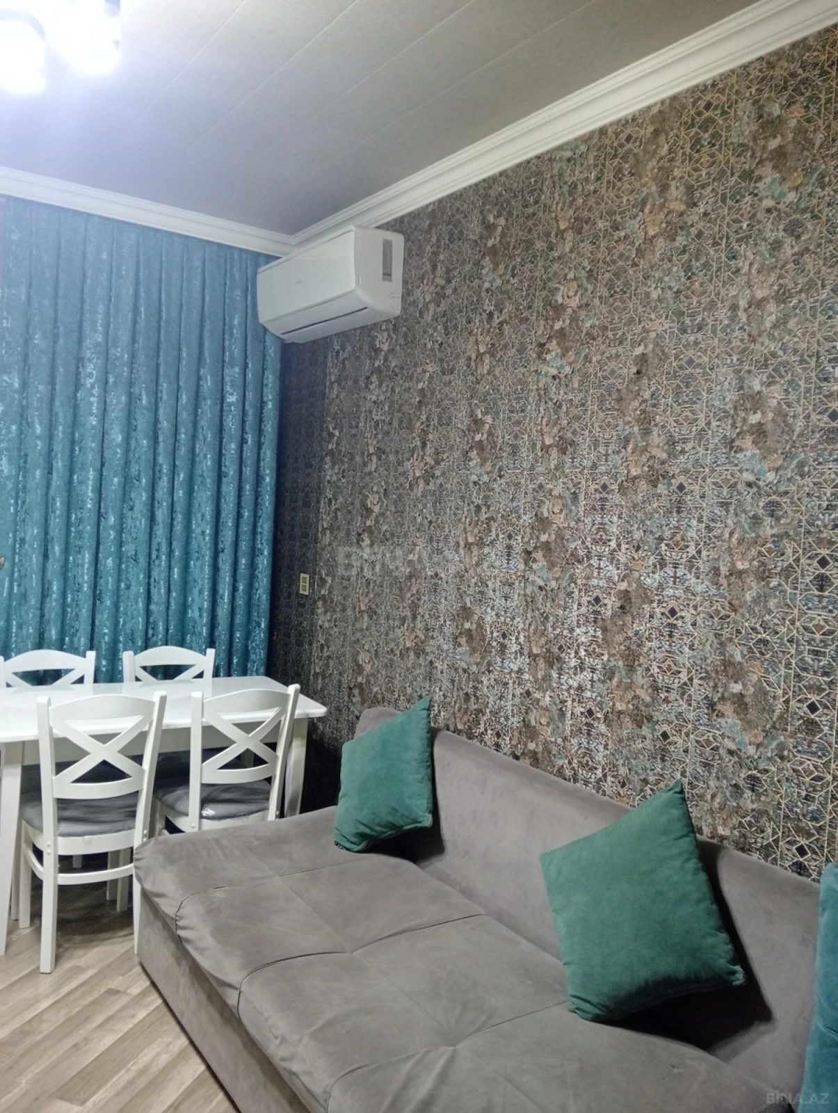 Satılır 2 otaqlı mənzil 55 m²