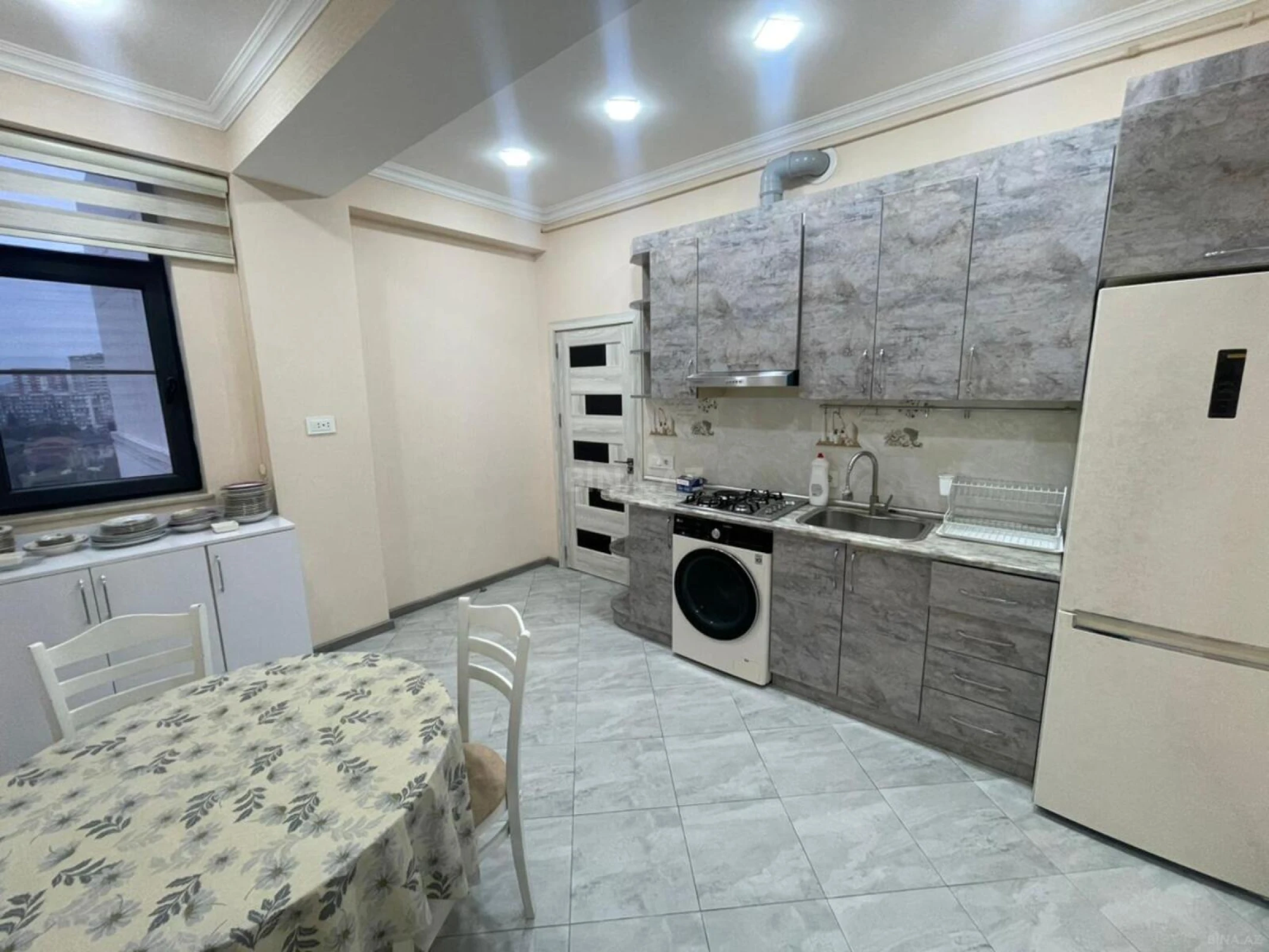 Kirayə verilir 3 otaqlı mənzil 90 m²