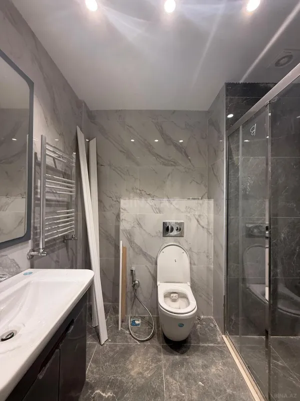 Satılır 4 otaqlı mənzil 125 m²