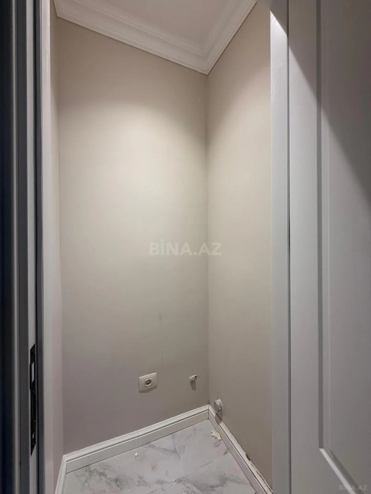 Satılır 4 otaqlı mənzil 125 m²