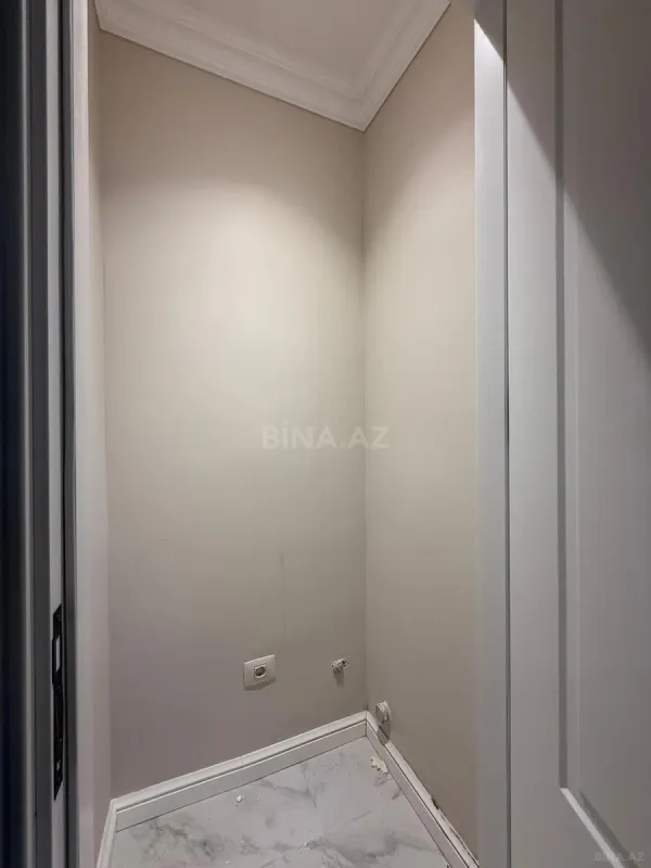Satılır 4 otaqlı mənzil 125 m²