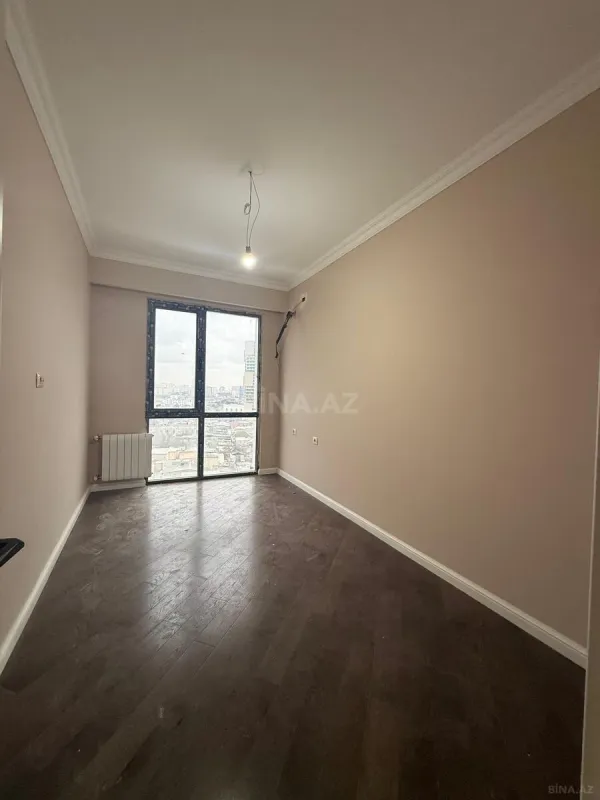 Satılır 4 otaqlı mənzil 125 m²