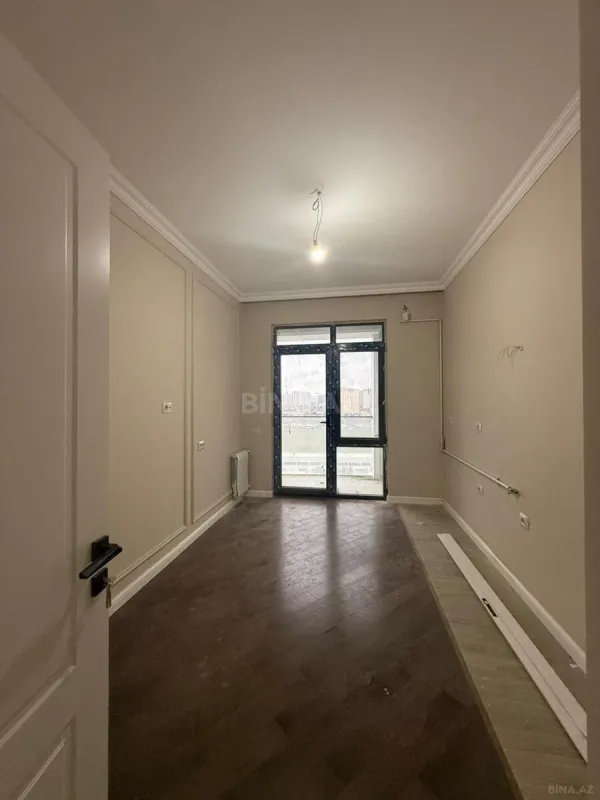Satılır 4 otaqlı mənzil 125 m²