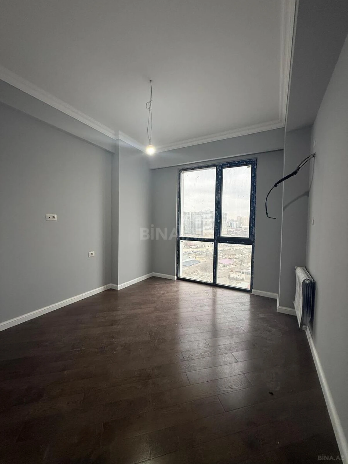 Satılır 4 otaqlı mənzil 125 m²