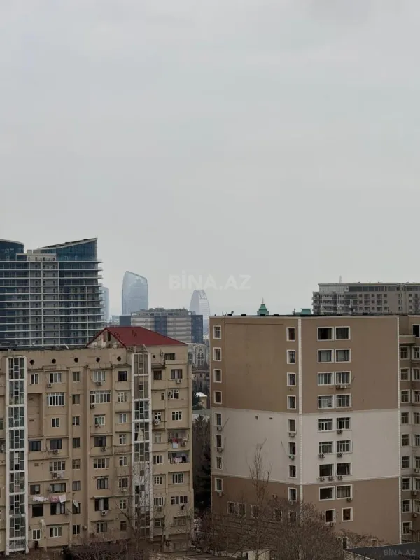 Satılır 4 otaqlı mənzil 125 m²