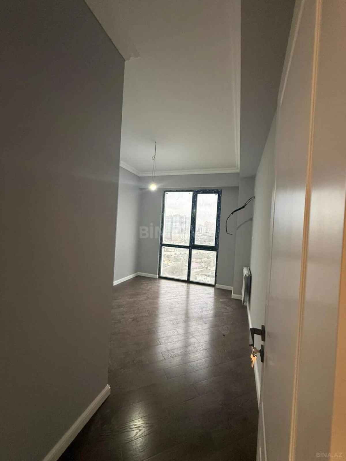 Satılır 4 otaqlı mənzil 125 m²