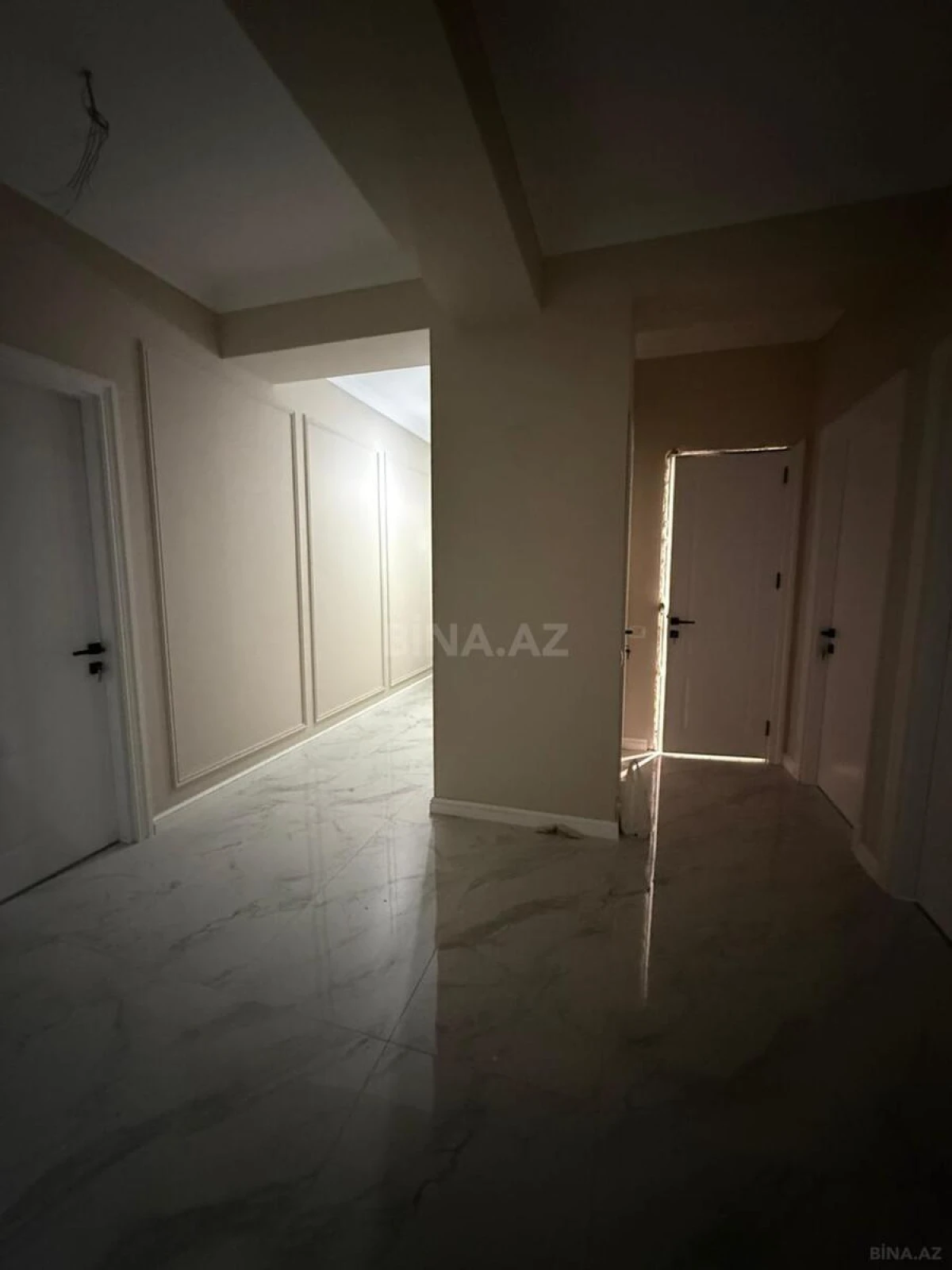 Satılır 4 otaqlı mənzil 125 m²