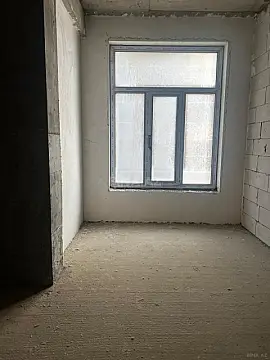 Satılır 3 otaqlı mənzil 136 m²