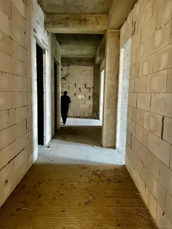 Satılır 3 otaqlı mənzil 136 m²