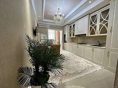 Satılır 3 otaqlı mənzil 146 m²