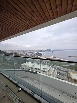 Satılır 6 otaqlı mənzil 395 m²