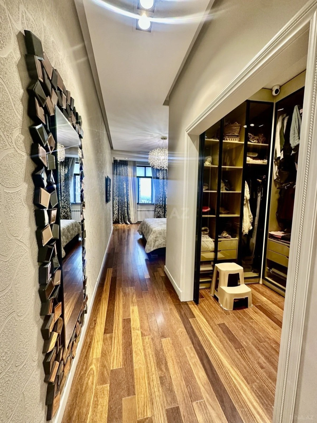 Satılır 3 otaqlı mənzil 158 m²