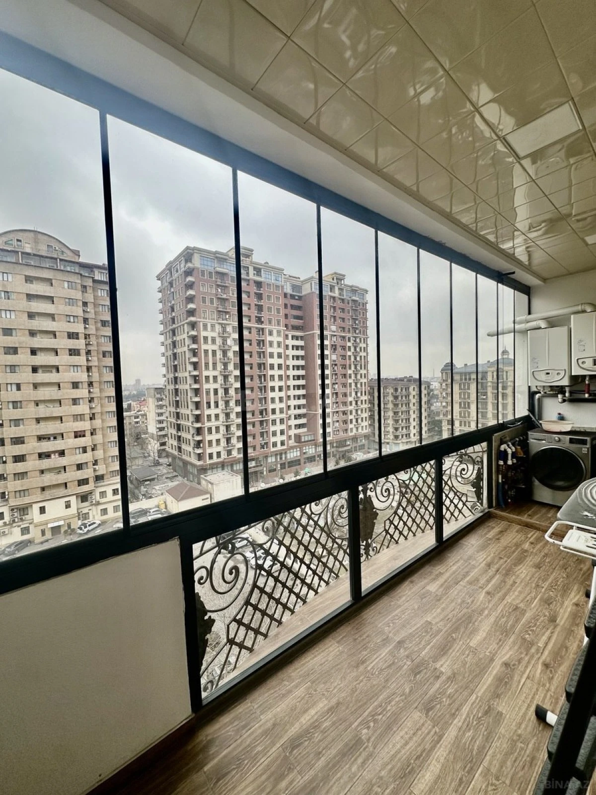 Satılır 3 otaqlı mənzil 158 m²