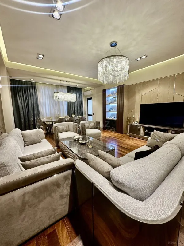 Satılır 3 otaqlı mənzil 158 m²