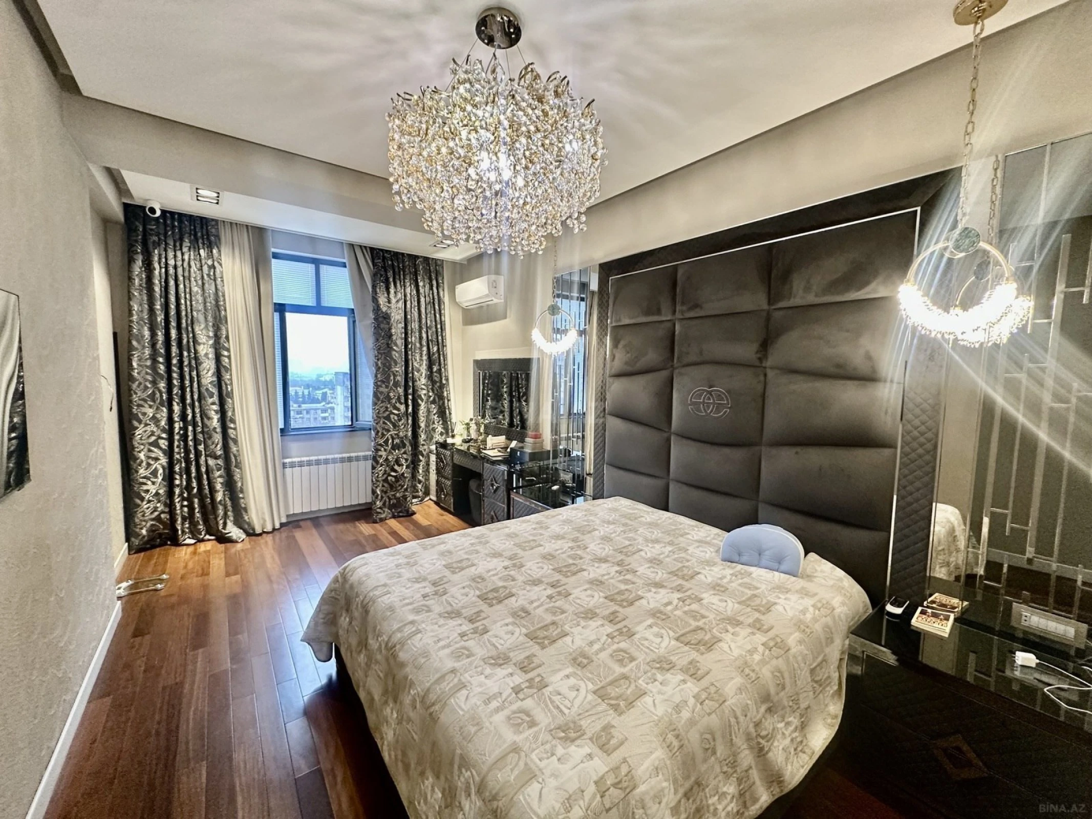 Satılır 3 otaqlı mənzil 158 m²