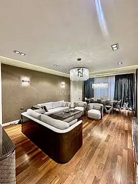 Satılır 3 otaqlı mənzil 158 m²