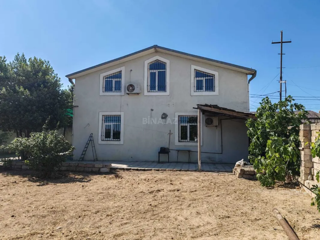 Satılır 4 otaqlı həyət evi 200 m²