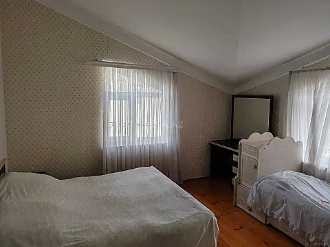 Satılır 4 otaqlı həyət evi 200 m²