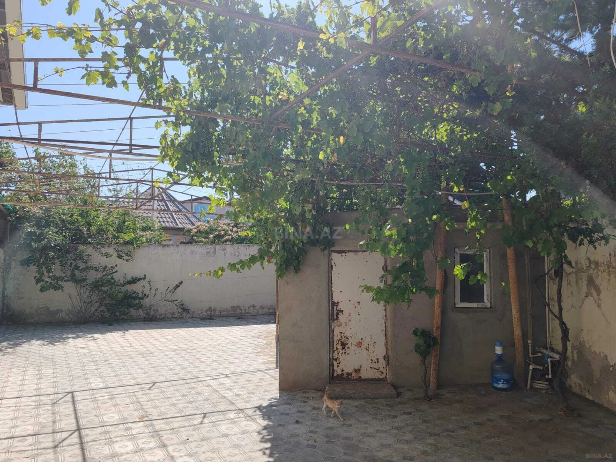 Satılır 4 otaqlı həyət evi 200 m²