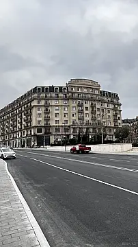 Satılır 2 otaqlı mənzil 107 m²