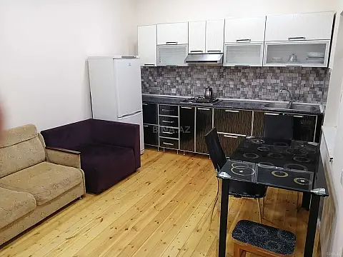 Kirayə verilir 2 otaqlı həyət evi 60 m²