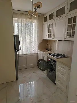 Kirayə verilir 2 otaqlı mənzil 60 m²