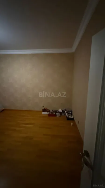 Satılır 5 otaqlı mənzil 250 m²