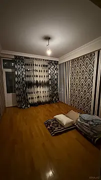 Satılır 5 otaqlı mənzil 250 m²