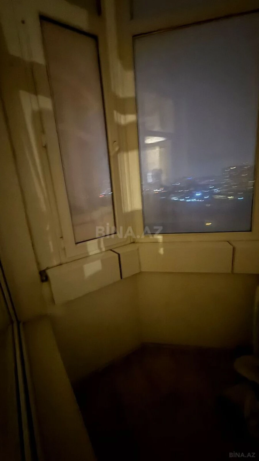 Satılır 5 otaqlı mənzil 250 m²