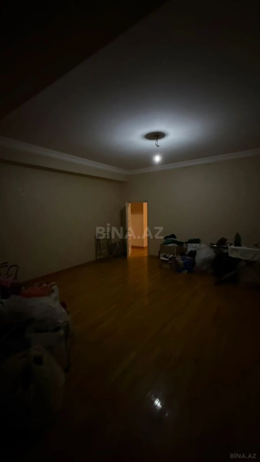 Satılır 5 otaqlı mənzil 250 m²