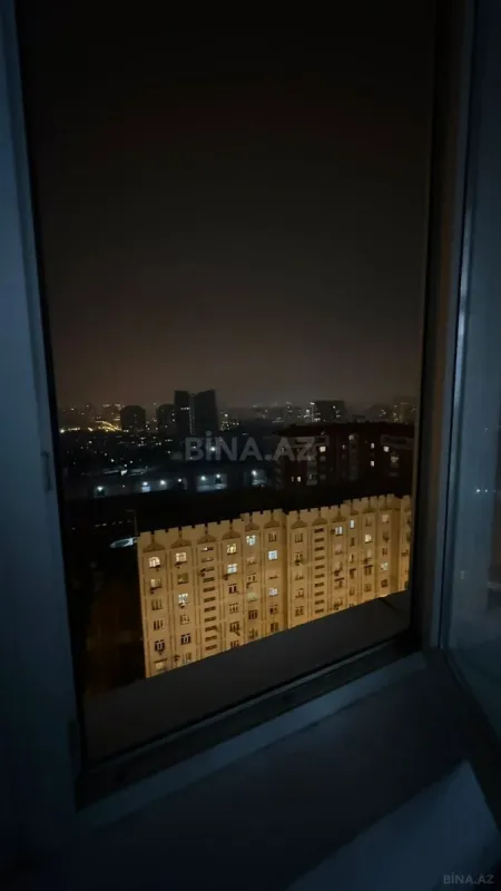 Satılır 5 otaqlı mənzil 250 m²