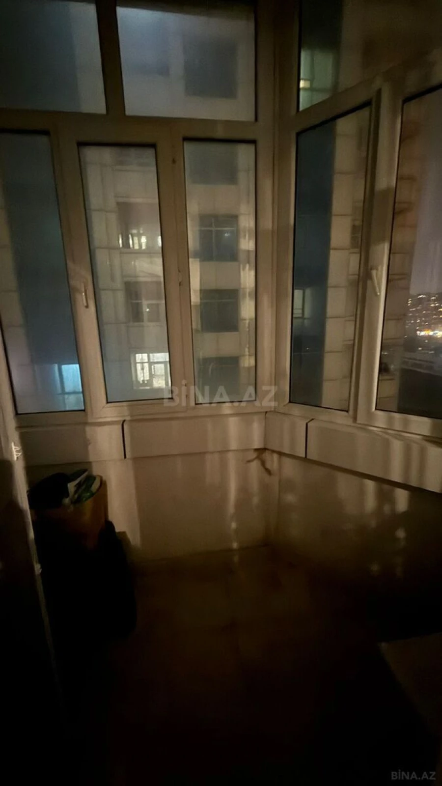 Satılır 5 otaqlı mənzil 250 m²