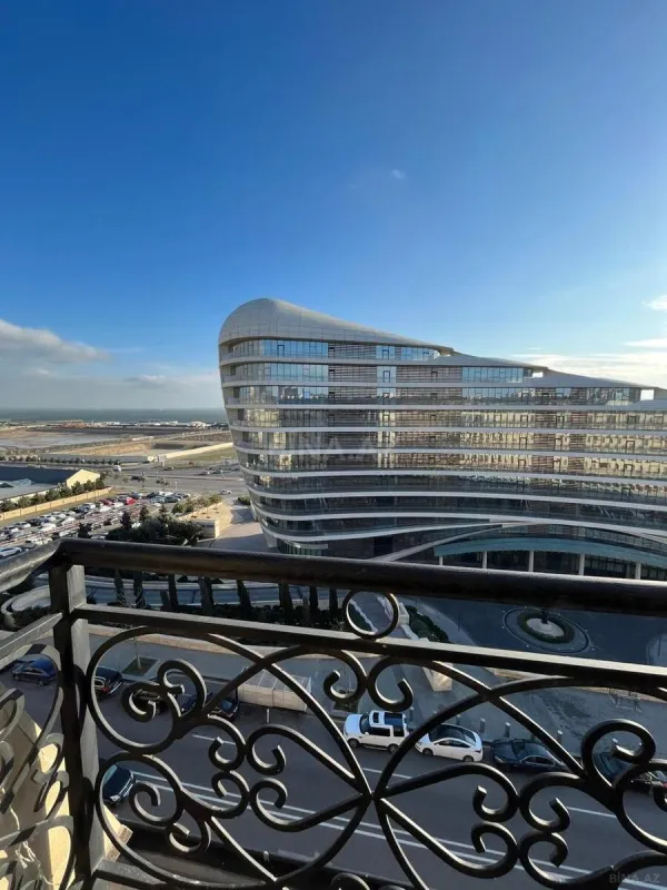 Kirayə verilir 3 otaqlı mənzil 125 m²