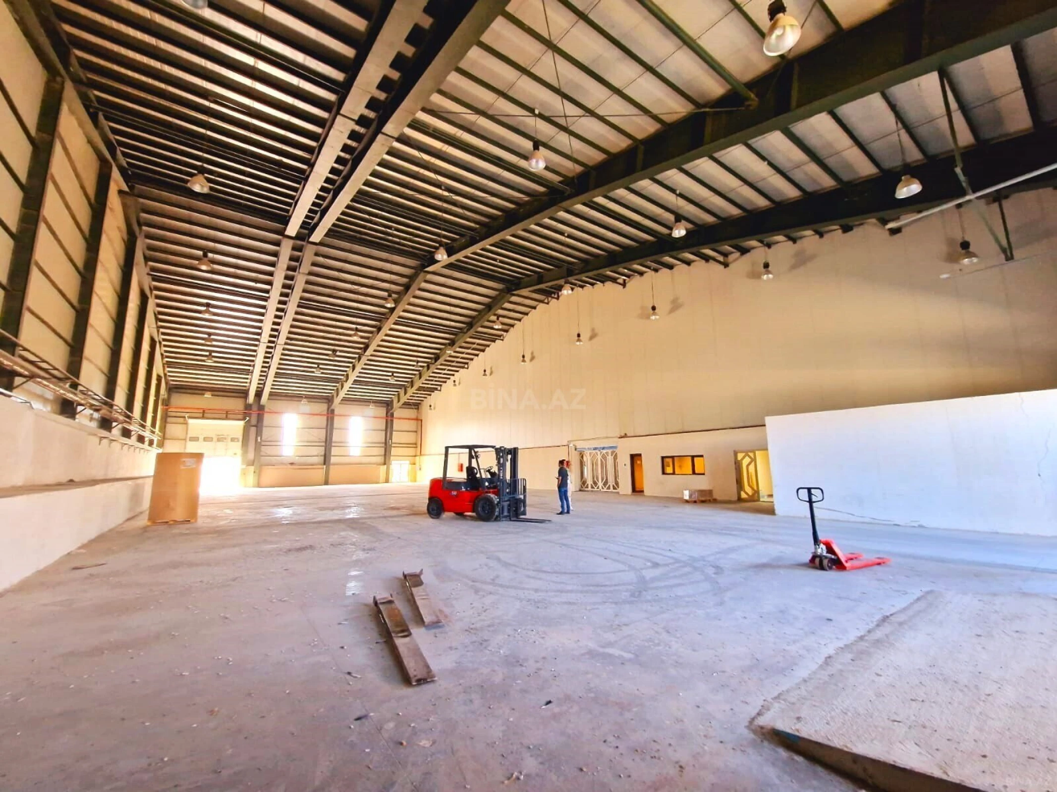 Kirayə verilir obyekt 1000 m²