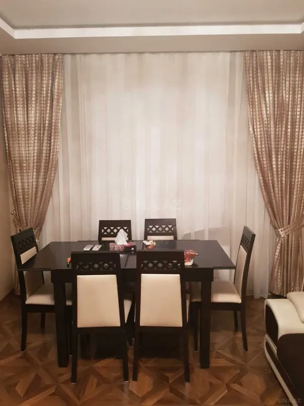 Kirayə verilir 2 otaqlı mənzil 70 m²