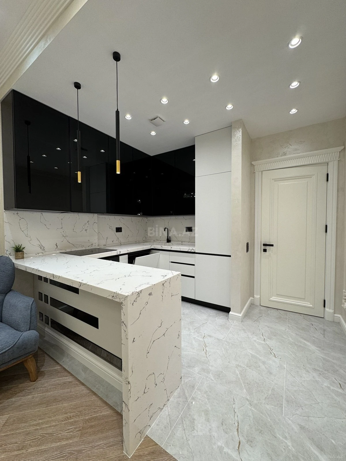 Satılır 3 otaqlı mənzil 105 m²