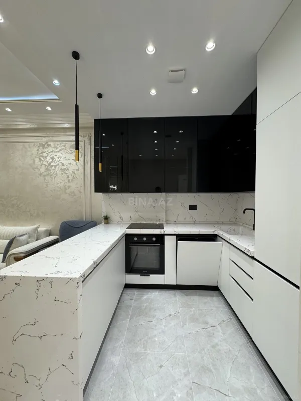 Satılır 3 otaqlı mənzil 105 m²