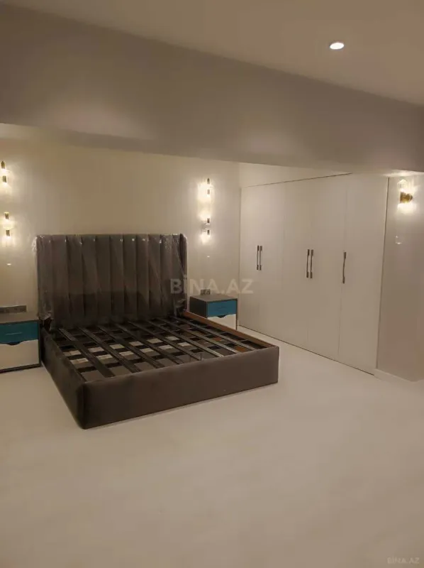 Satılır 4 otaqlı mənzil 135.5 m²