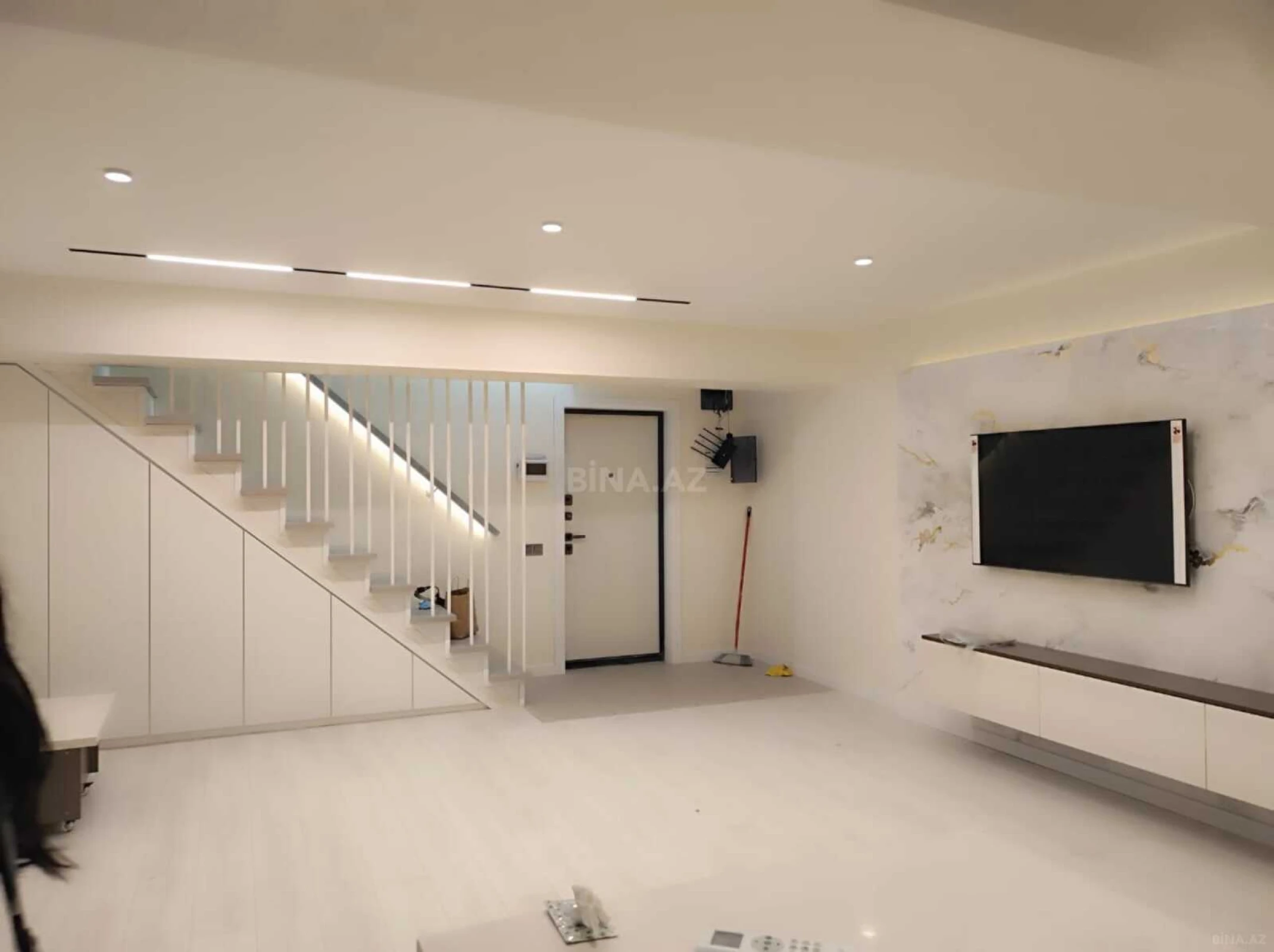 Satılır 4 otaqlı mənzil 135.5 m²