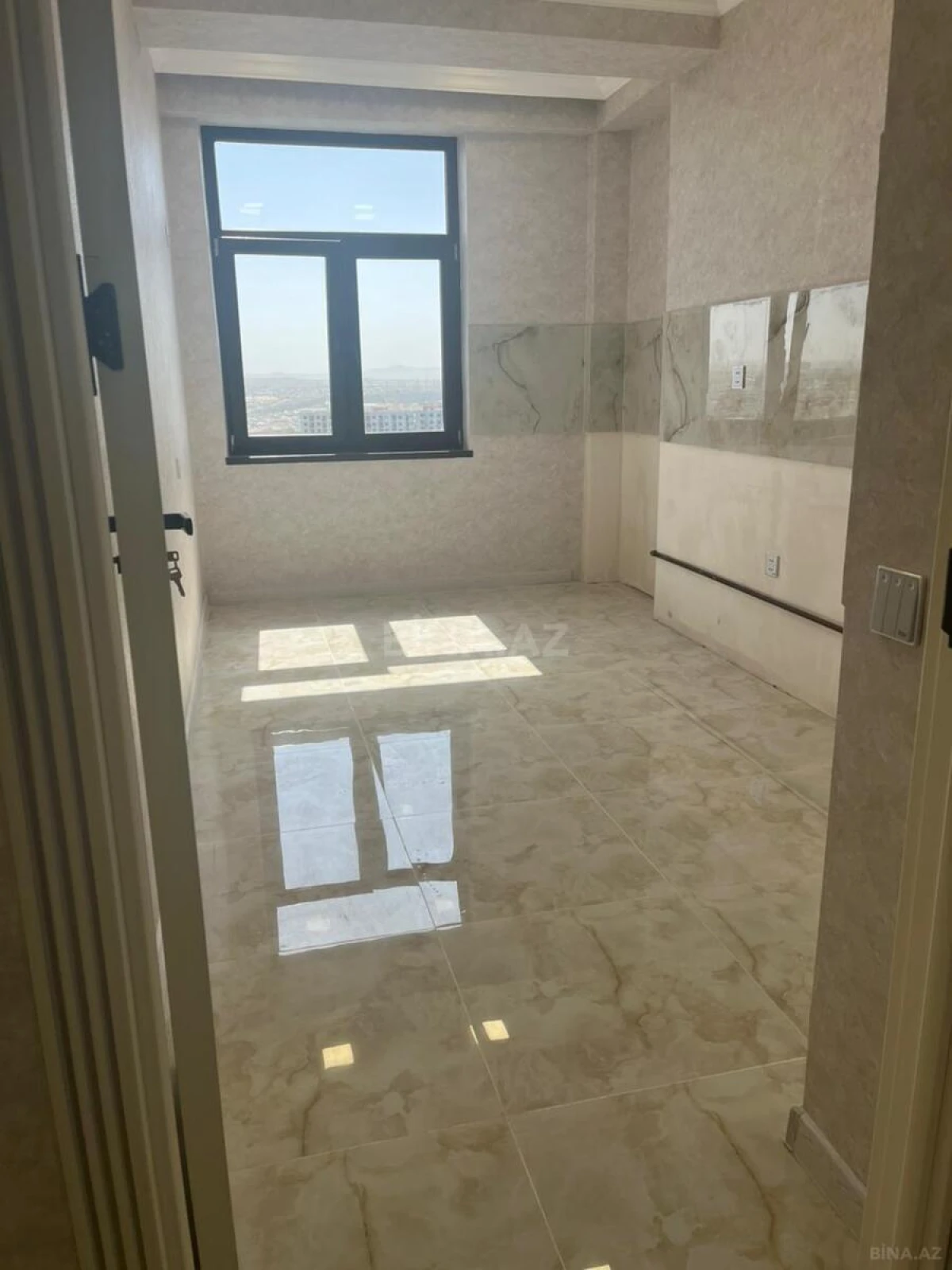 Satılır 3 otaqlı mənzil 102.5 m²